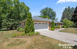 2353 Wilshire Drive SE, Grand Rapids, MI 49506