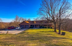 6164 Wilding Rd, Ravenswood, WV 26164