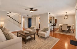 748 HEDGEGROVE Dr, Memphis, TN 38117