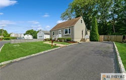 5 Channing Road, East Brunswick, NJ 08816