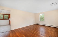 21 Parsonage Drive, Warwick, RI 02889