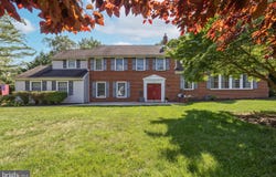 744 SIGNAL LIGHT ROAD, MOORESTOWN, NJ 08057