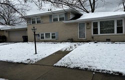 865 E 165th Street, South Holland, IL 60473