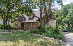 2801 Oak Cliff Lane, Arlington, TX 76012