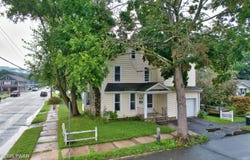 211 Avenue L, Matamoras, PA 18336