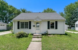 803 N Oakhill Avenue, Janesville, WI 53548