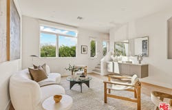 3222 S Barrington Ave, Los Angeles, CA 90066