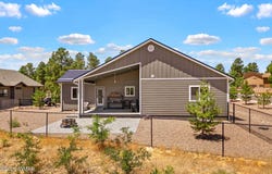 460 S Mountain Pines Avenue, Show Low, AZ 85901