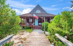 3 Enoch Island, Amityville, NY 11701