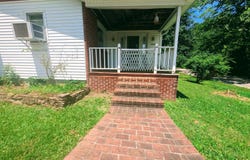 10632 Sandlick Road, Bee, VA 24217