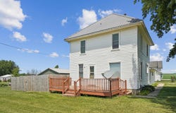 201 9th St. N, Quasqueton, IA 52326