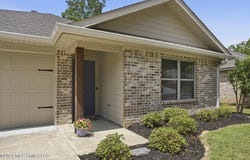 245 Skylane Drive, Pearl, MS 39208