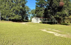 17219 Moore Rd, Andalusia, AL 36420
