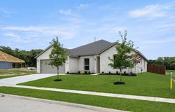 725 Stone Eagle, Azle, TX 76020