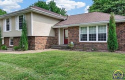 3539 NW 45th Ct, Topeka, KS 66618