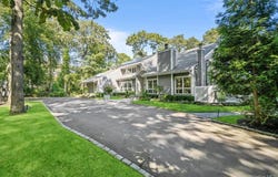 5 Coon Hollow Road, Lloyd Harbor, NY 11743