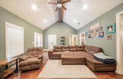 620 Town Oaks Cir, Kilgore, TX 75662