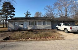 2325 Mangold Street, Poplar Bluff, MO 63901