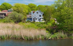 8 Key Court, Newport, RI 02840