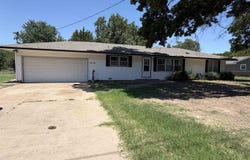 3206 W Chestnut Ave, Enid, OK 73703
