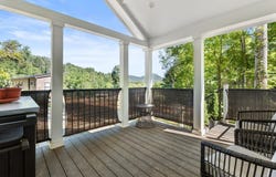 30 Little Village Way, Franklin, NC 28734