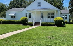 140 S Dunn Street, Angier, NC 27501