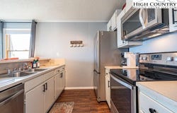 101 Upper Holiday Lane, Beech Mountain, NC 28604