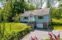 34 Old Southbridge Rd, Dudley, MA 01571