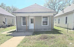 123 W 13th Streets, Junction City, KS 66441