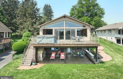 430 LAKE MEADE DRIVE, EAST BERLIN, PA 17316