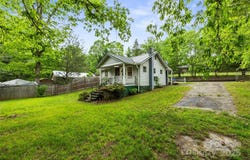220 W College Street, Black Mountain, NC 28711
