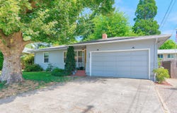 425 NE Baker Drive, Grants Pass, OR 97526