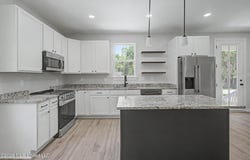 807 Bay Street, Ocean Springs, MS 39564