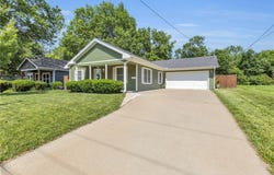 823 S Pecan Street, Ottawa, KS 66067