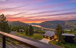 400 MAYA Way, Mosier, OR 97040