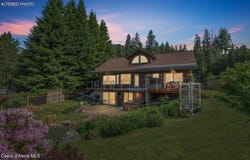 311 School Rd, Hope, ID 83836