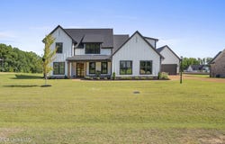 5042 Camp Crossing Crossing, Hernando, MS 38632