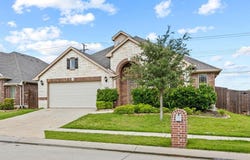 1020 Broken Wheel Trail, Aubrey, TX 76227