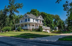 32 Alma Street, Benton, WI 53803-0000