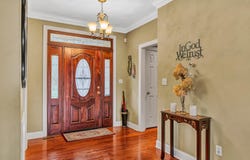 341 Penguin LN, Salem, VA 24153