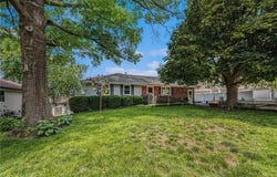 308 E Meadow Street, Smithville, MO 64089