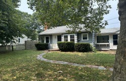 17 Winslow Gray Road, West Yarmouth, MA 02673