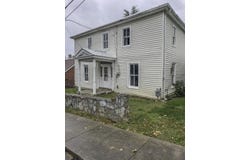 114 E Henry St, Lexington, VA 24450