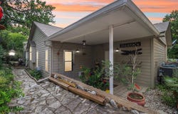 241 Old Oaks Path, Kerrville, TX 78028