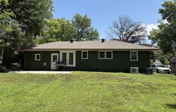 111 N G Street, Indianola, IA 50125