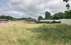 100 N Parkway Drive, Alvarado, TX 76009