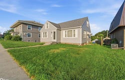 810 6th Street, Nevada, IA 50201