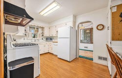 3654 Groveland Avenue SW, Wyoming, MI 49519