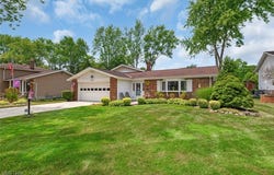 6122 Forest Ridge Drive, North Olmsted, OH 44070