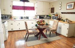 1031 Pearl River Ave, McComb, MS 39666